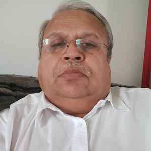 Meet your Posher, Hemant